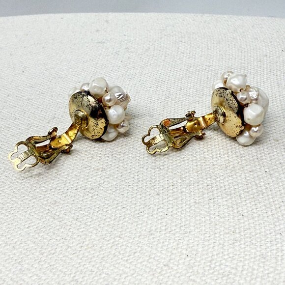 Vintage Bead Cluster Earrings Clip-on Marked Japan Retro‎ White Classic - Picture 9 of 9